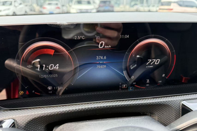 奔驰A级 2019款 改款 A 200 L 运动轿车中控内饰15