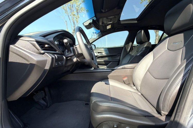 凯迪拉克CT4 2021款 28T 豪华型中控内饰7001