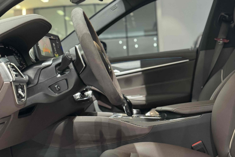 宝马5系 2023款 530Li 领先型 M运动套装中控内饰7004