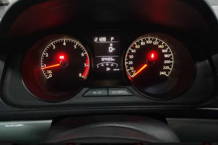 大众 朗行 2015款 1.6L 自动风尚版中控内饰15