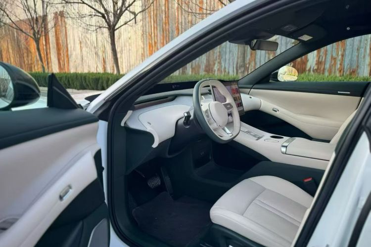 小米汽车 小米YU7 2025款 超长续航后驱版中控内饰7003