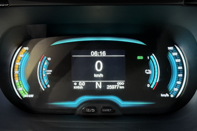 奇瑞 小蚂蚁 2022款 甜粉款 半糖版 磷酸铁锂 29.2kWh 30kW 301km中控内饰15