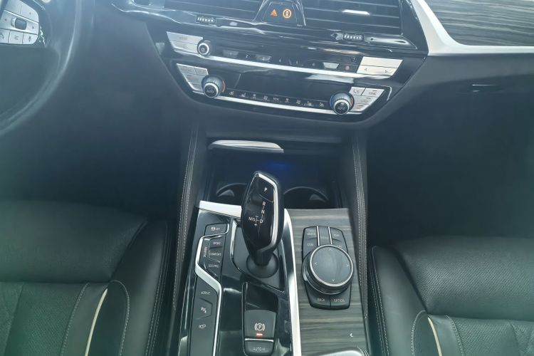 宝马5系新能源 2020款 530Le 先锋版中控内饰7004