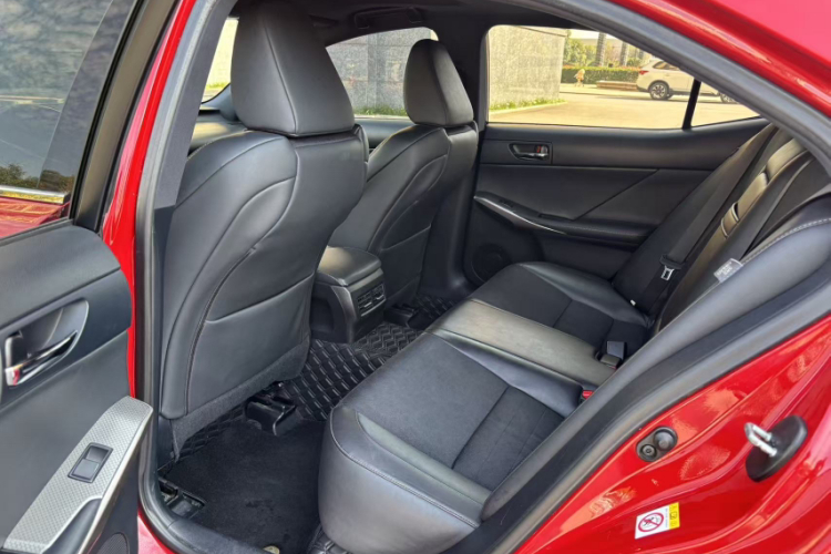 雷克萨斯IS 2015款 200t F SPORT中控内饰7006