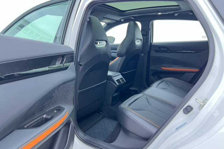 长安UNI-V 2024款 1.5T 尊贵型中控内饰7006