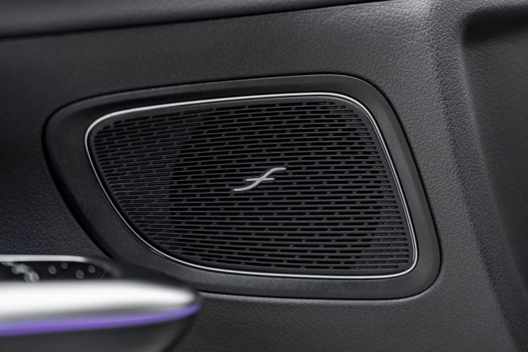 奔驰C级 2022款 改款 C 260 L 运动版局部细节9002