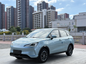 哪吒汽车 哪吒V 2021款 标准续航娱乐版