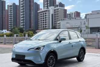 哪吒汽车 哪吒V 2021款 标准续航娱乐版