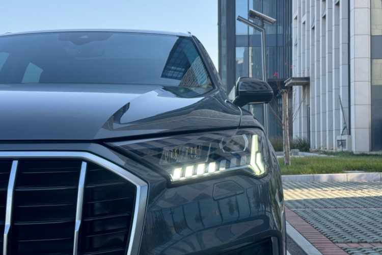 奥迪Q7 2021款 55 TFSI quattro S line运动型局部细节36