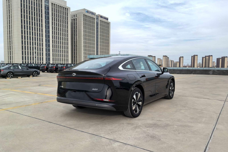 长安启源A07 2025款 蓝鲸增程版 140精英型车身外观6007