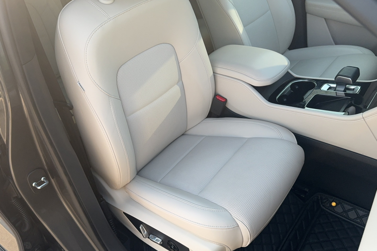 理想汽车 理想ONE 2021款 增程6座版局部细节41