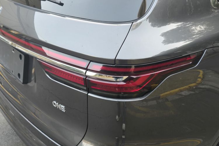 理想汽车 理想ONE 2021款 增程6座版局部细节9004