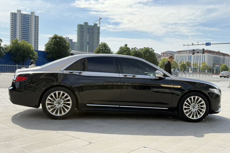 林肯大陆 2018款 2.0T 两驱尊享版车身外观6006