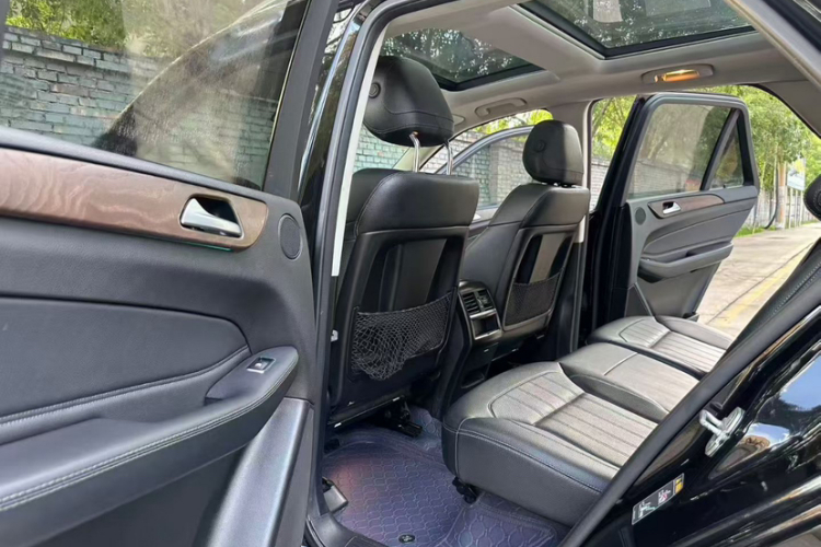 奔驰GLE 2017款 GLE 320 4MATIC 豪华型中控内饰7001