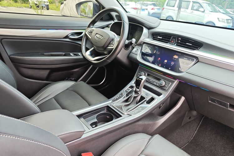 吉利汽车 帝豪 2019款 领军版 1.5L CVT向上互联型 国VI中控内饰7008