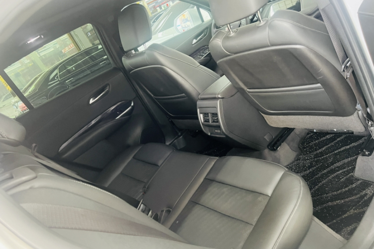 凯迪拉克XT4 2021款 28T 两驱技术型中控内饰7009