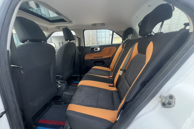 名爵3SW 2015款 1.5L AMT精英型中控内饰7002