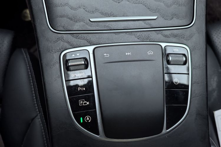 奔驰C级 2021款 C 260 L 运动星耀臻藏版中控内饰7009