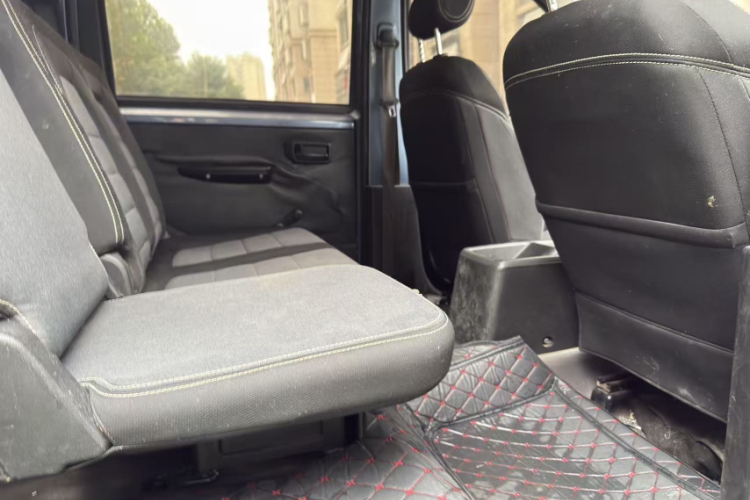 五菱汽车 五菱宏光PLUS 2019款 1.5T 手动标准型 5座中控内饰7004