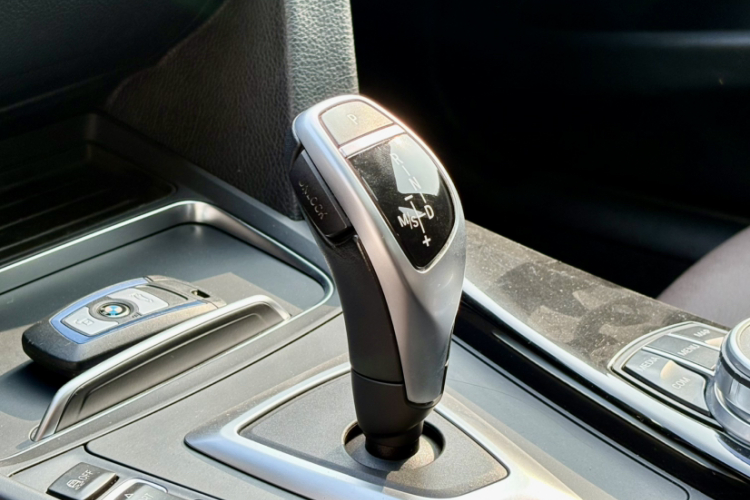 宝马3系 2019款 320Li M运动套装车身外观6001