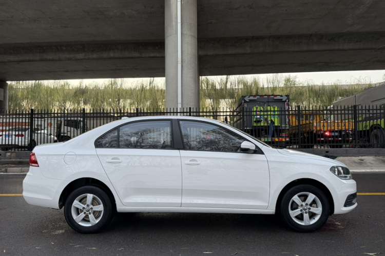 大众 桑塔纳 2019款 1.5L 手动风尚版 国VI车身外观6005