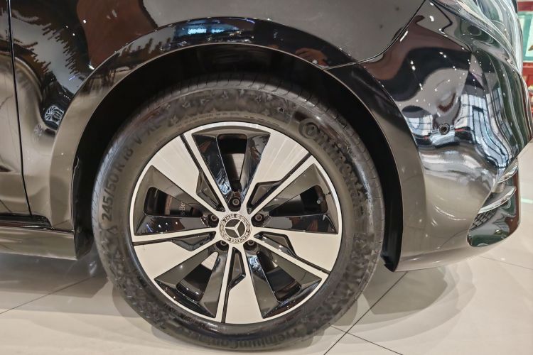 奔驰V级 2020款 V 260 L 长轴距豪华版车身外观6006