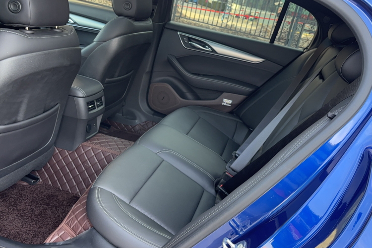 凯迪拉克CT5 2023款 28T 豪华型（标准版）中控内饰7003