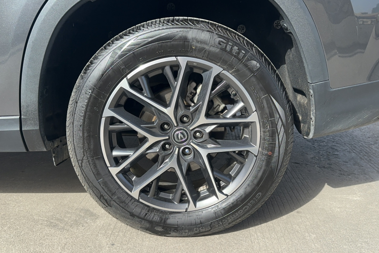 长安CS75 PLUS 2022款 经典版 1.5T 自动先锋型车身外观6008