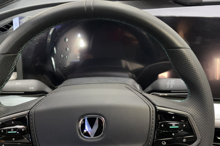 长安UNI-T 2023款 第二代 1.5T 尊贵型局部细节14