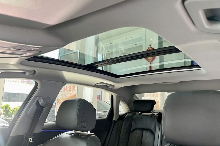 奥迪A4L 2022款 40 TFSI 豪华动感型中控内饰7006