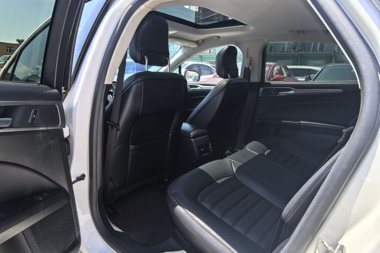 福特 蒙迪欧 2017款 EcoBoost 200 时尚型中控内饰7001