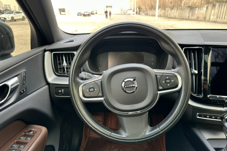 沃尔沃XC60 2021款 T5 四驱智逸豪华版中控内饰7002