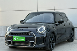 MINI 2023款 改款 2.0T COOPER S 艺术家 五门版