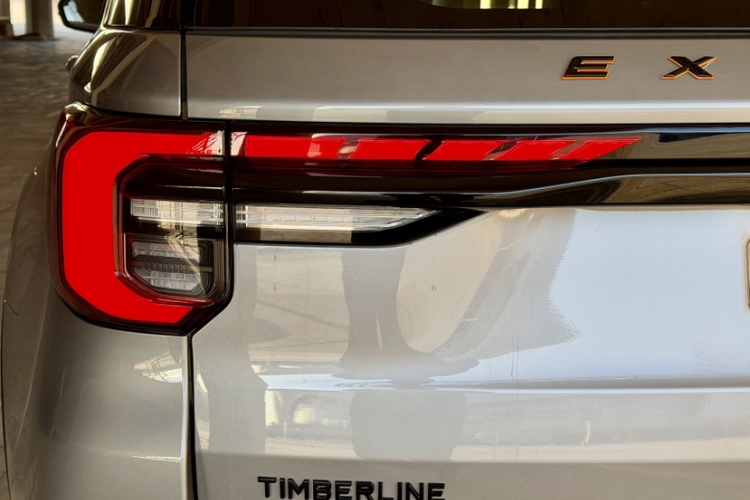 福特 探险者 2024款 2.3T EcoBoost 昆仑巅峰版 6座车身外观6005