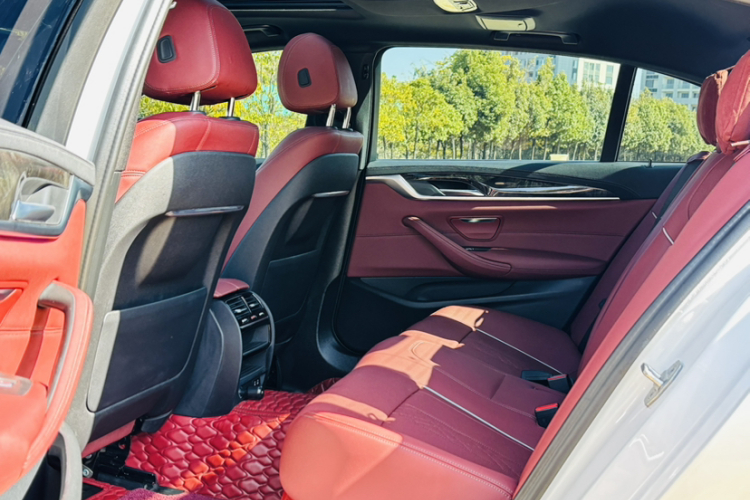 宝马5系 2021款 改款 525Li M运动套装中控内饰7002