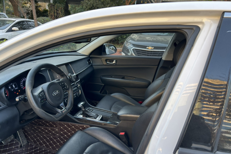 起亚K5 2016款 1.6T 自动LUX局部细节19