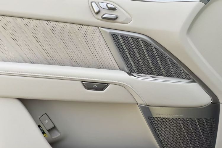 乐道L90 2025款 Max 六座版中控内饰7002