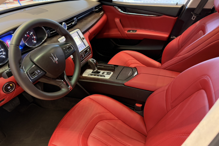 玛莎拉蒂 总裁 2015款 3.0T 标准型中控内饰7004