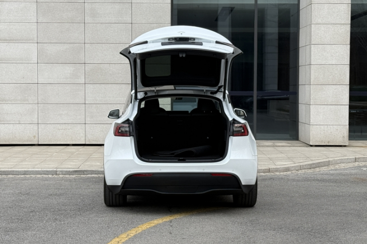 特斯拉 Model Y 2023款 后轮驱动版车身外观6005