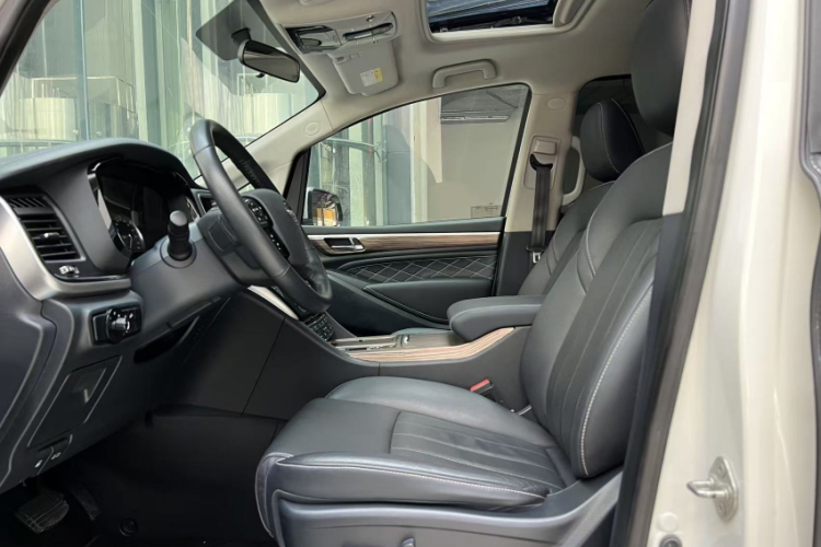 广汽传祺 传祺M8 2020款 领航款 390T 尊享版中控内饰7003