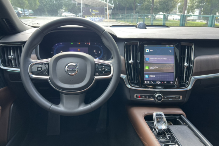 沃尔沃S90 2023款 B5 智远豪华版中控内饰7008