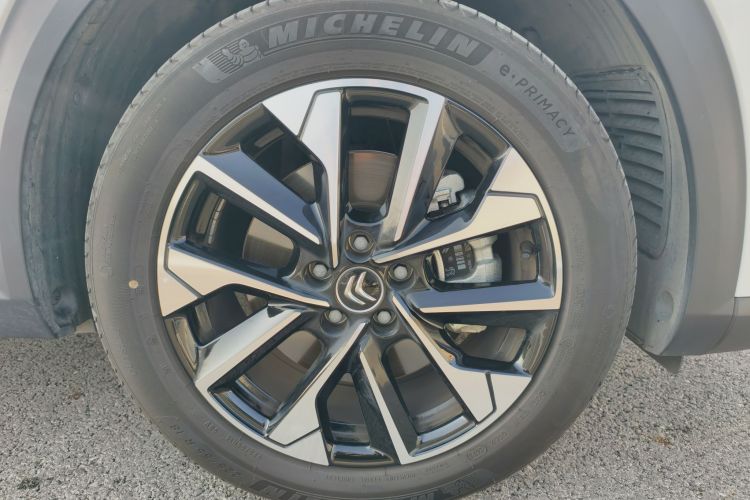 雪铁龙 凡尔赛C5 X 2023款 1.6T 享不凡车身外观6008