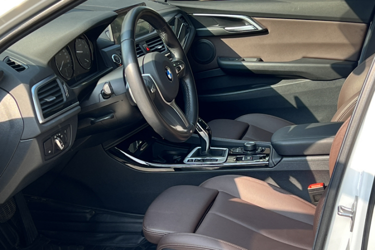 宝马1系 2020款 125i 领先型M运动套装局部细节19