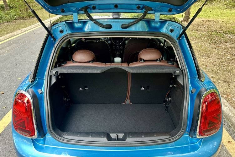 MINI 2018款 1.5T COOPER 经典派车身外观6008