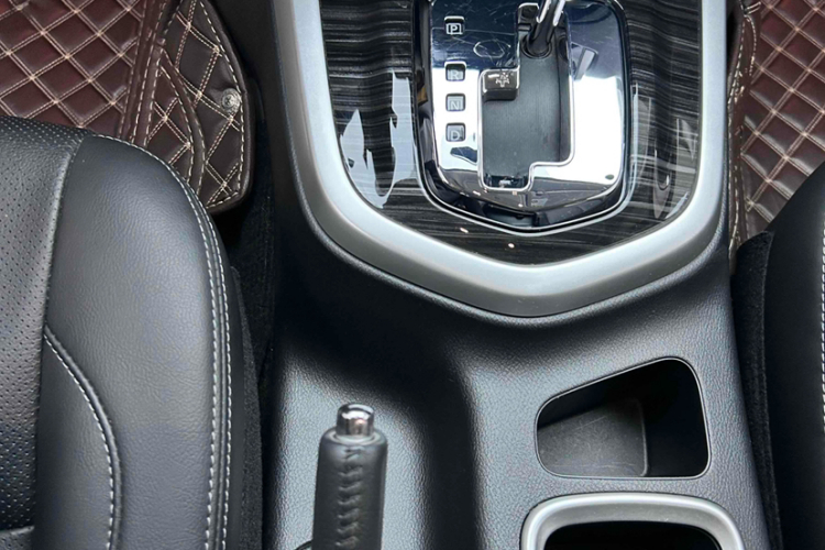 日产 途达 2020款 2.5L XV 4WD 自动四驱旗舰版中控内饰7007