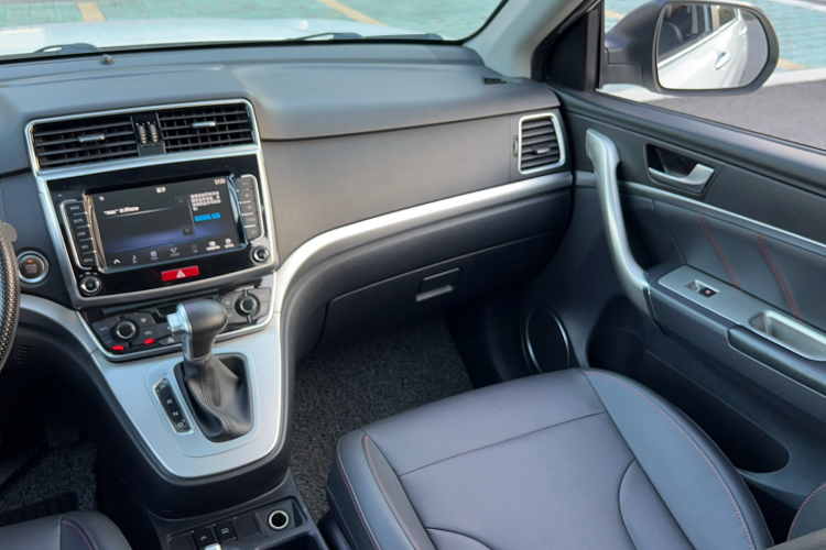 哈弗M6 2019款 1.5T DCT两驱超值版 国VI中控内饰7009