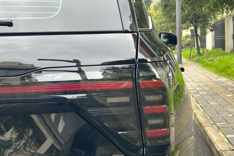 福特 2023款 锐界L 2.0T EcoBoost E混动四驱七座至尊型车身外观6008