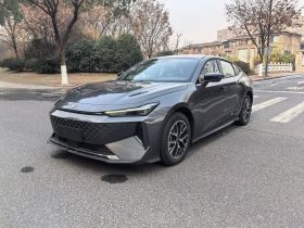 长安UNI-V 智电iDD 2024款 蓝鲸智电iDD 136km 智趣型