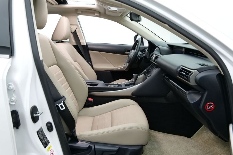 雷克萨斯IS 2017款 300 领先版中控内饰7001