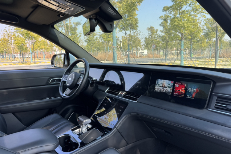 理想汽车 理想ONE 2020款 增程6座版中控内饰7010